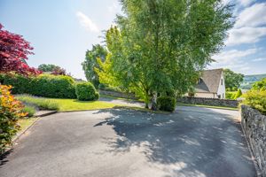 Driveway and Parking- click for photo gallery